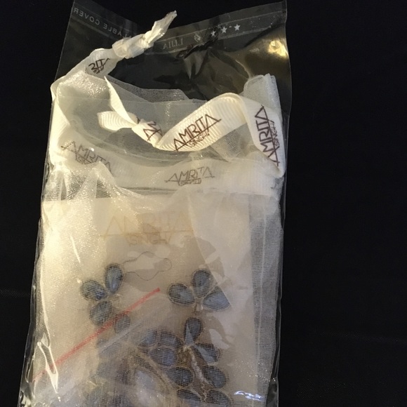 NIB Amrita Singh Earrings ✂️ - Picture 6 of 8